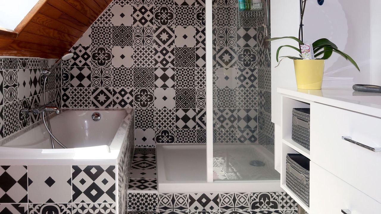 Photo of Bathroom in Cast