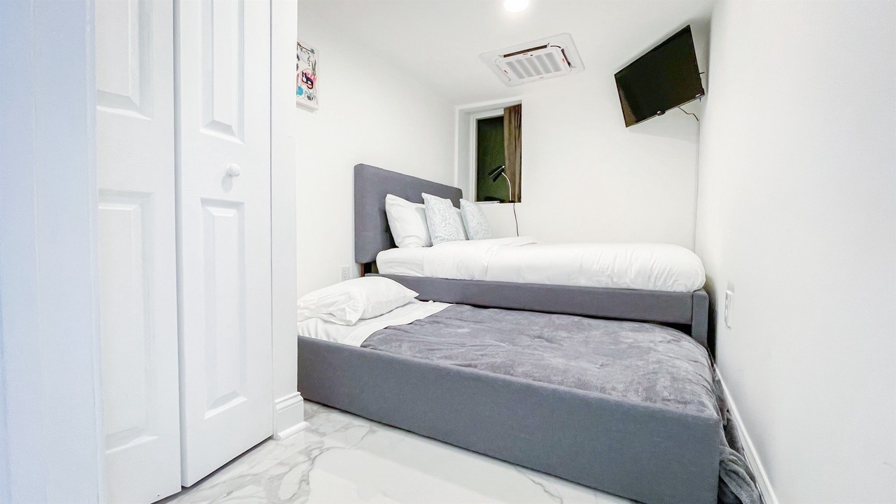 Photo of Bedroom in Shaw
