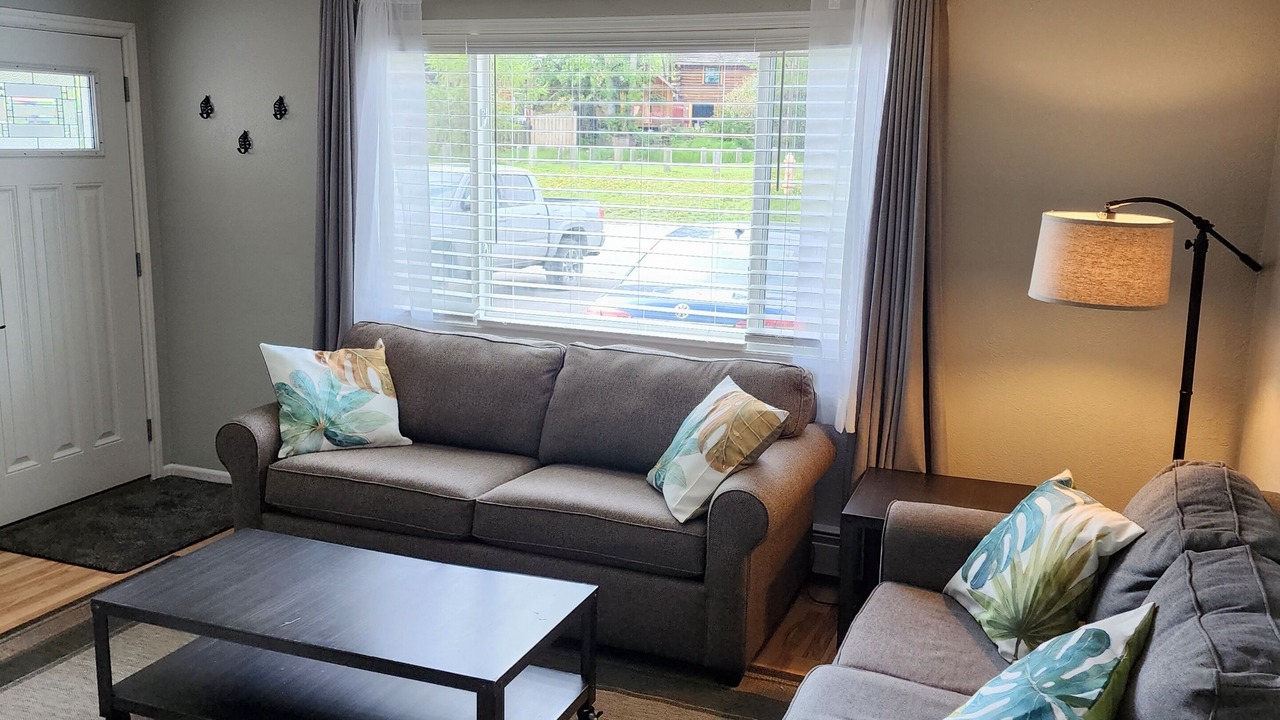 Photo of Livingroom in Airport Heights Community Council