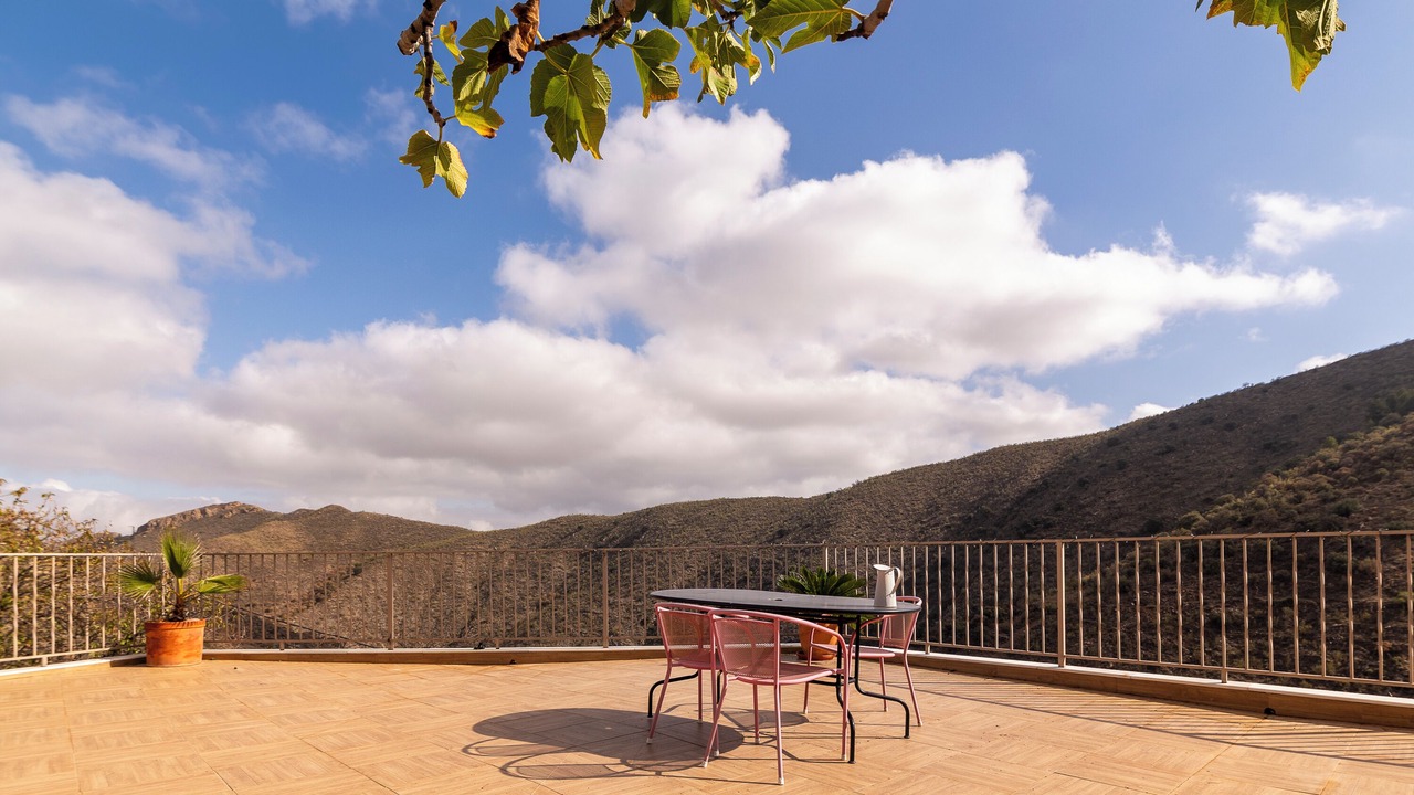 Photo of Outdoor in Laroya