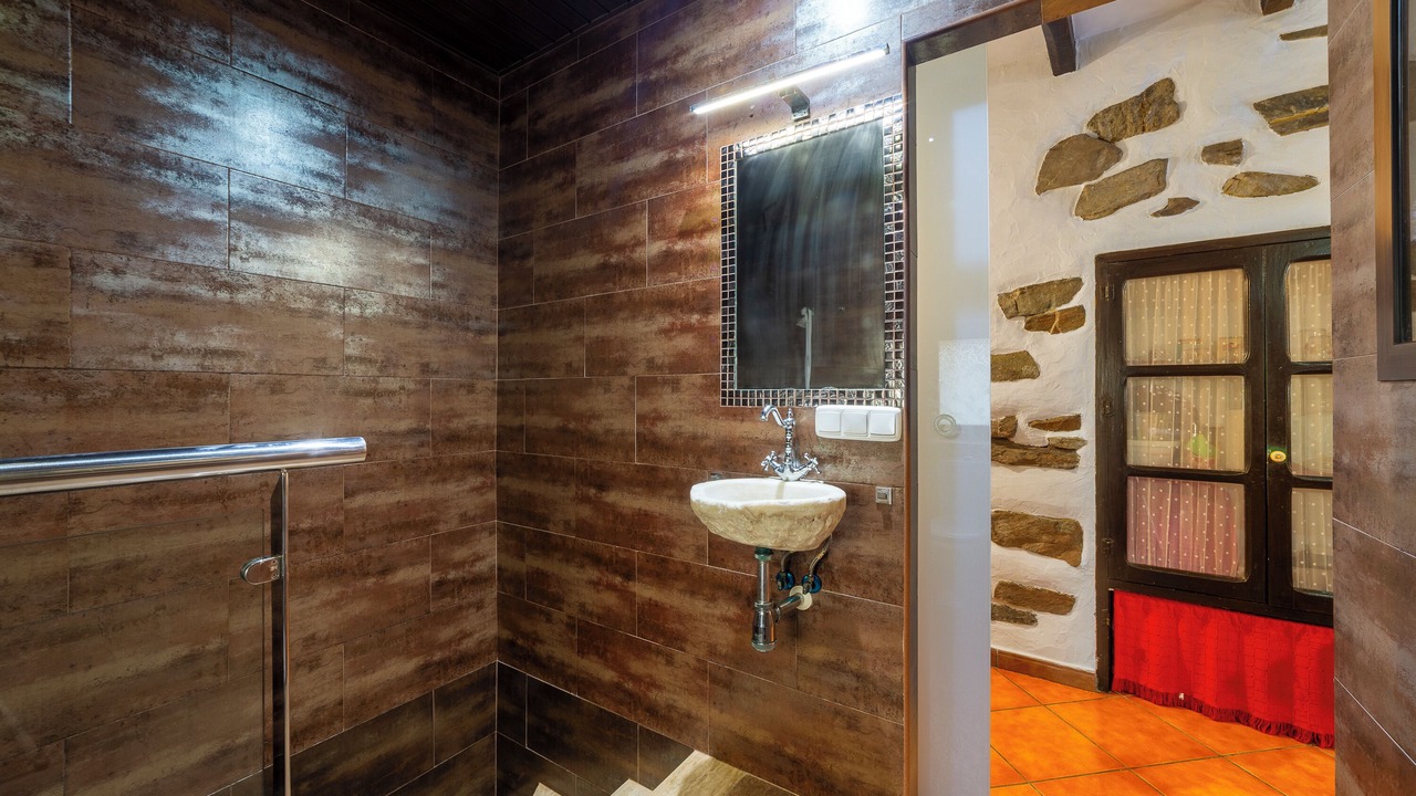 Photo of Bathroom in Laroya