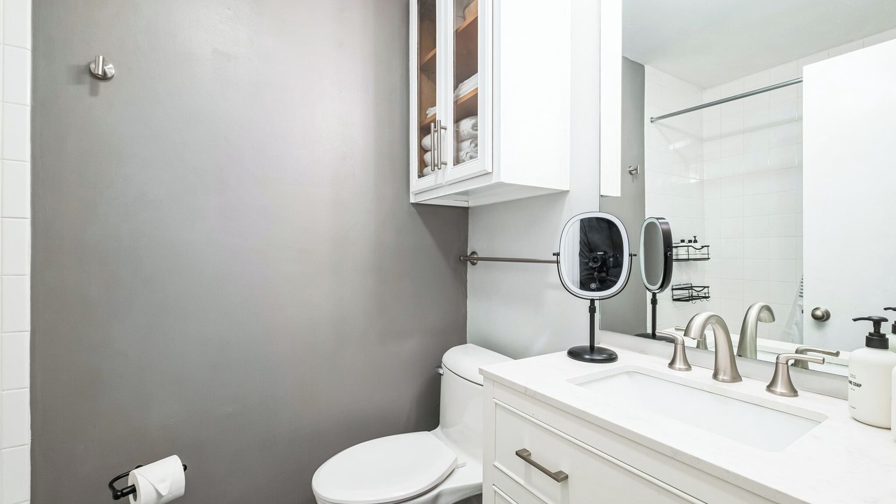 Photo of Bathroom in North Capitol