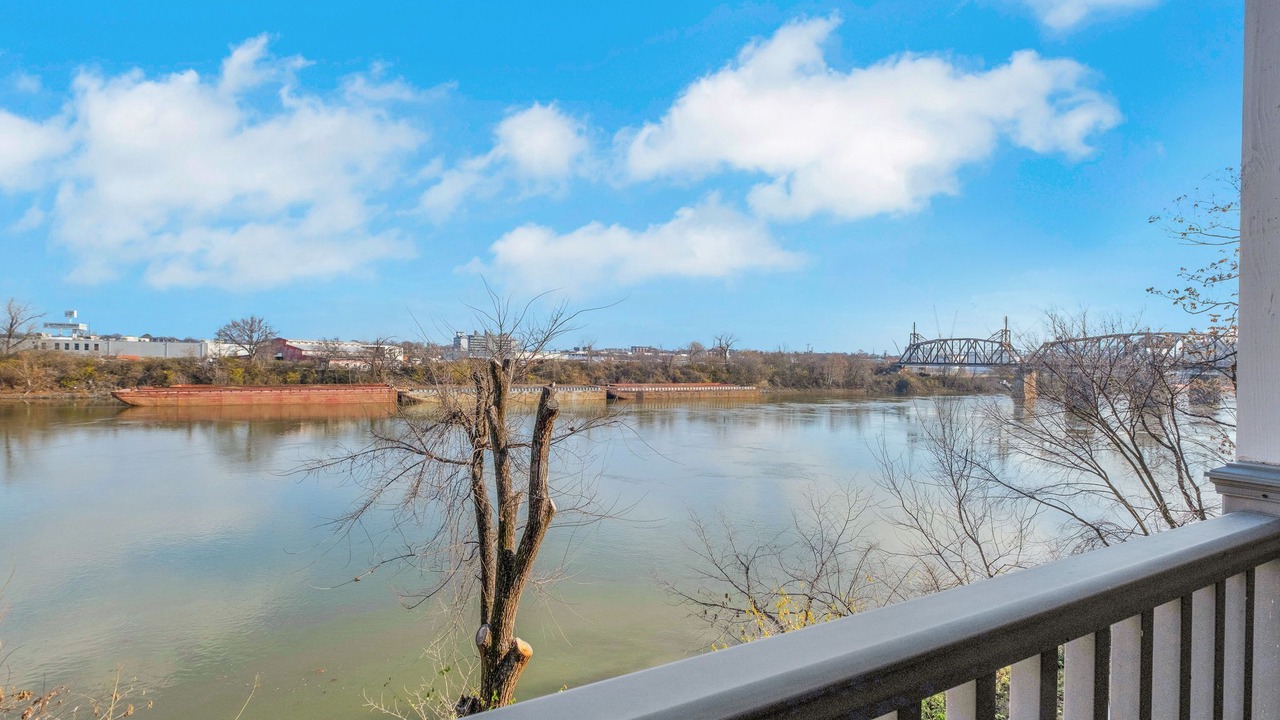 Photo of Outdoor in North Capitol