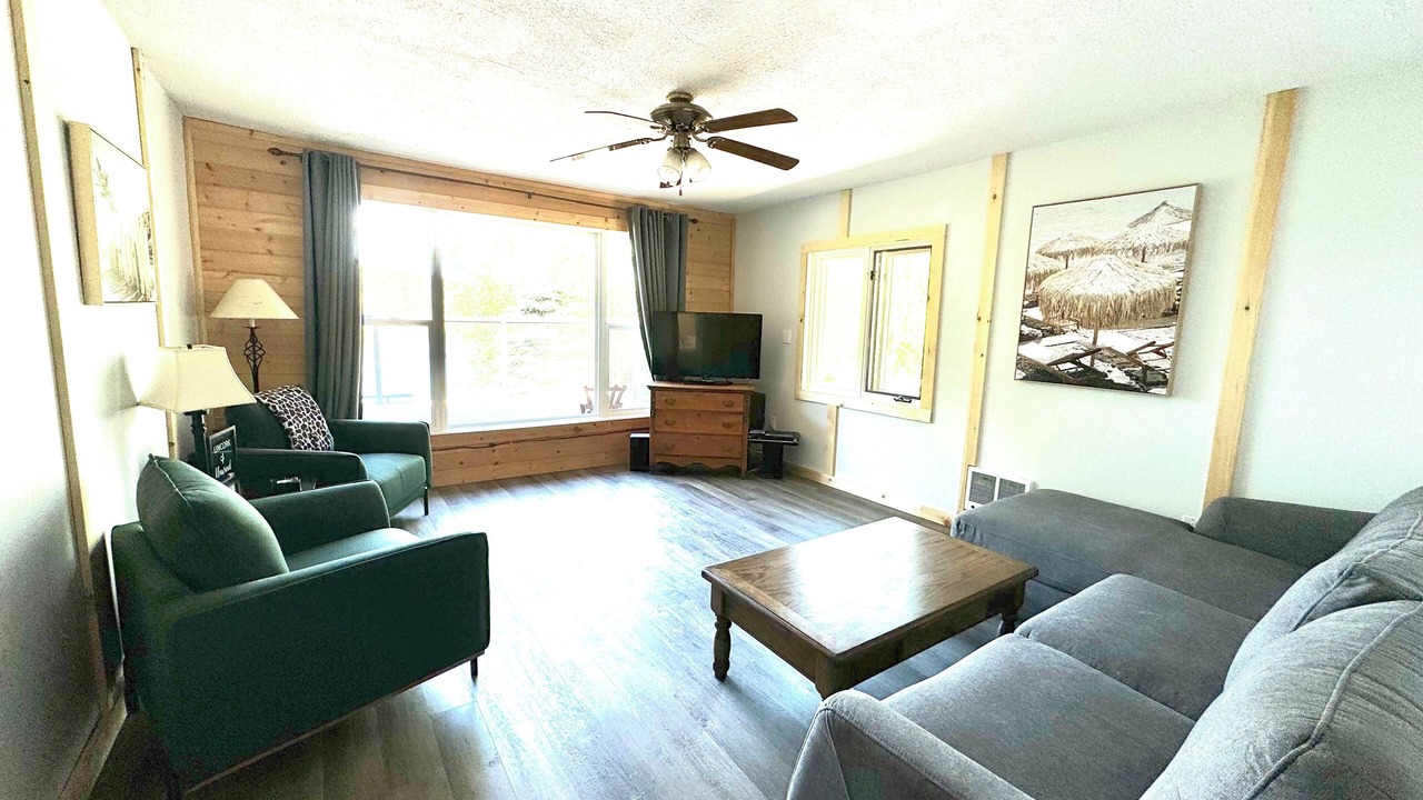 Photo of Livingroom in Kenora