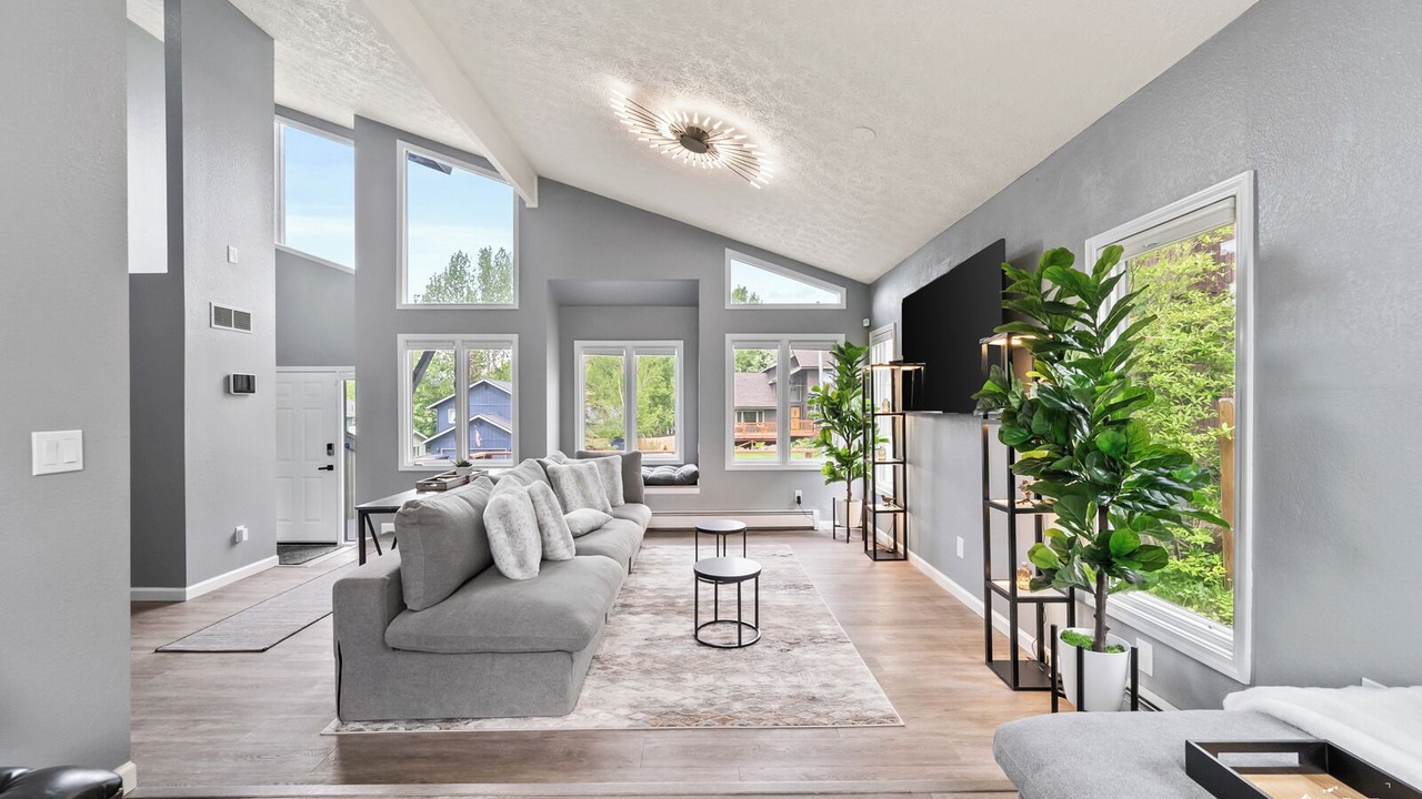 Photo of Livingroom in Huffman - O' Malley