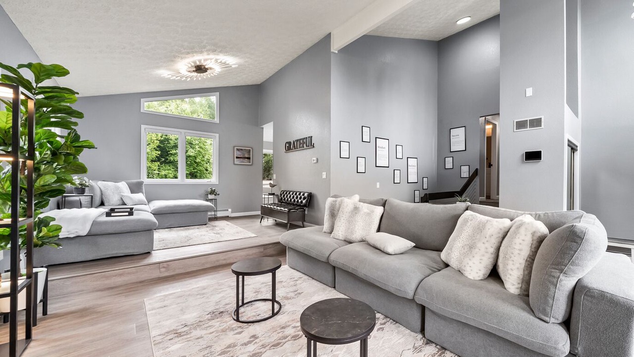 Photo of Livingroom in Huffman - O' Malley