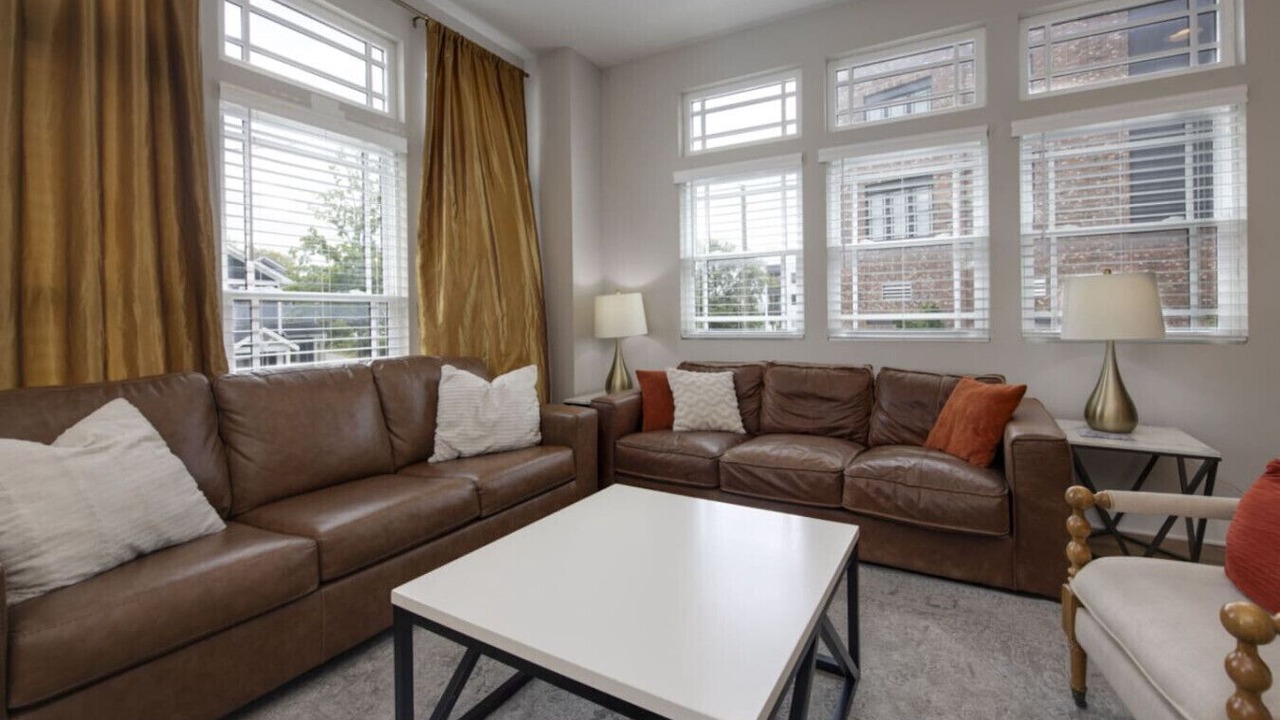 Photo of Livingroom in Hadley - Washington