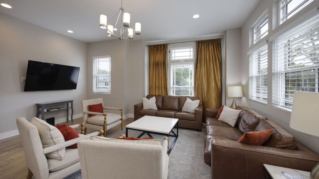 Photo of Livingroom in Hadley - Washington