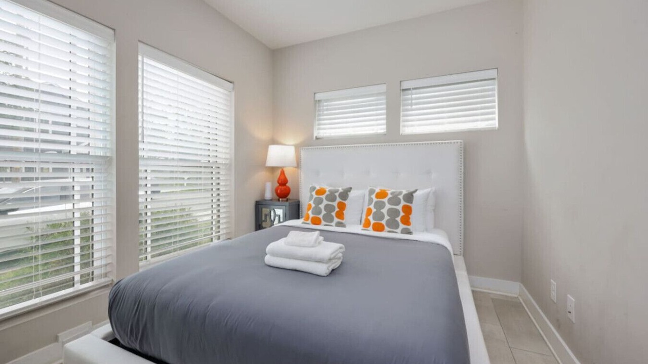 Photo of Bedroom in Hadley - Washington