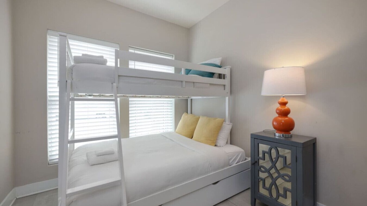 Photo of Bedroom in Hadley - Washington