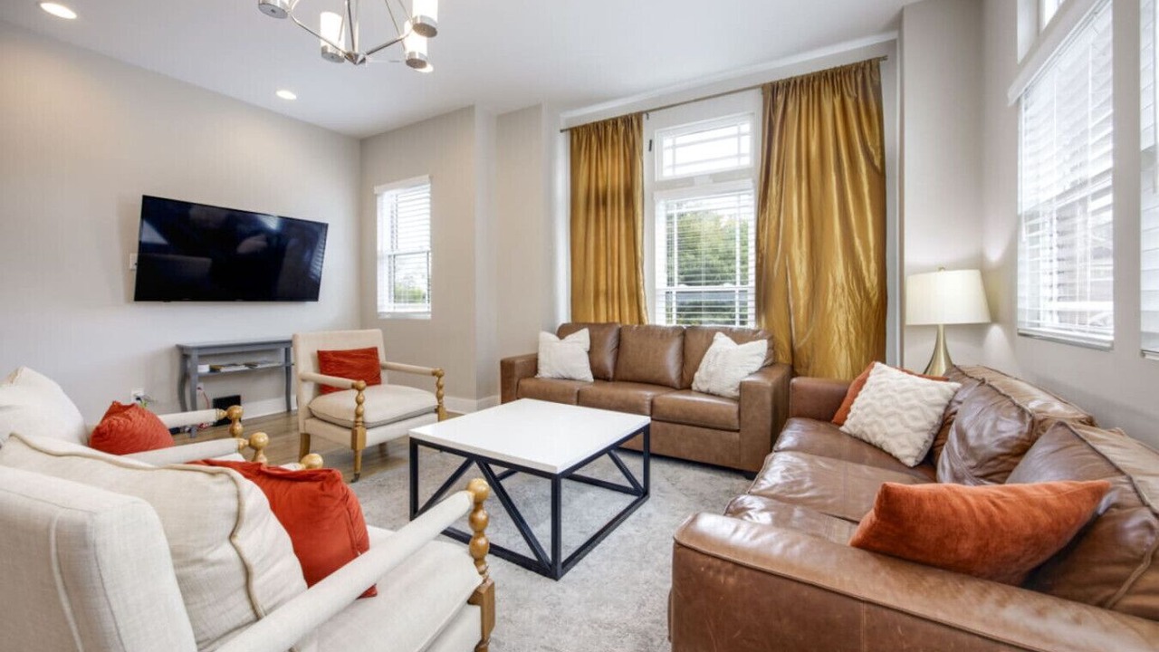 Photo of Livingroom in Hadley - Washington