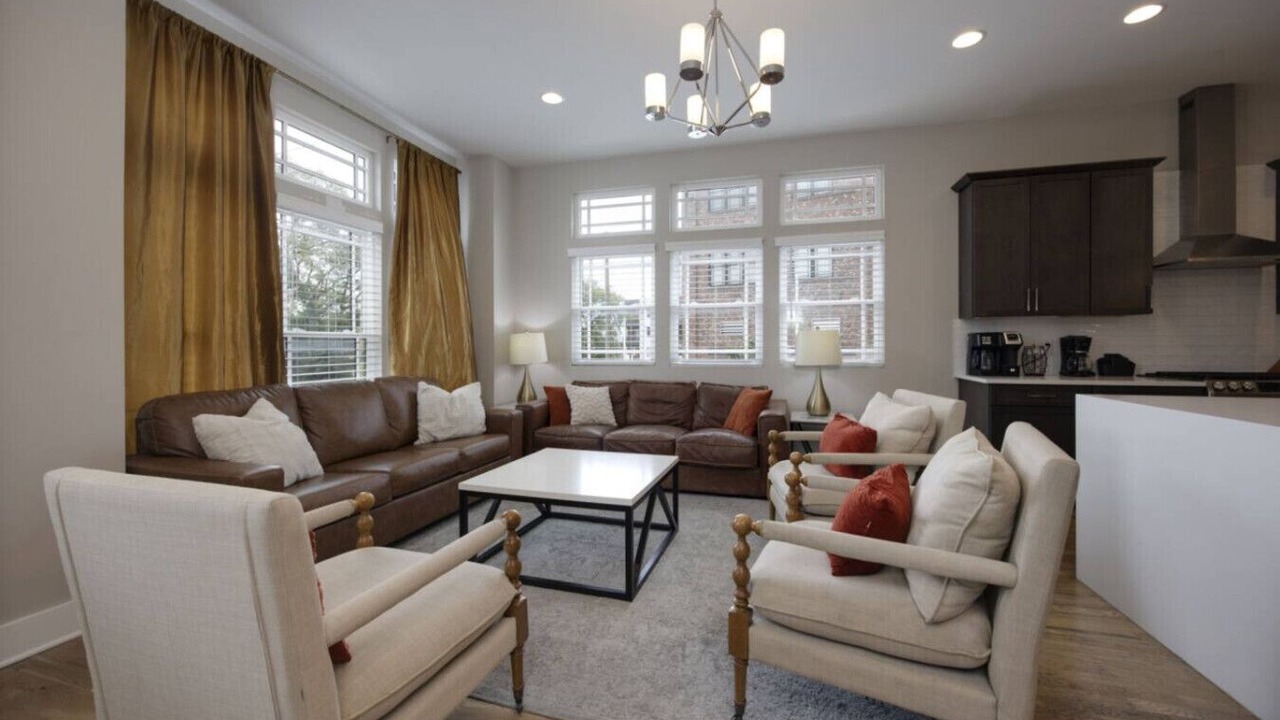Photo of Livingroom in Hadley - Washington