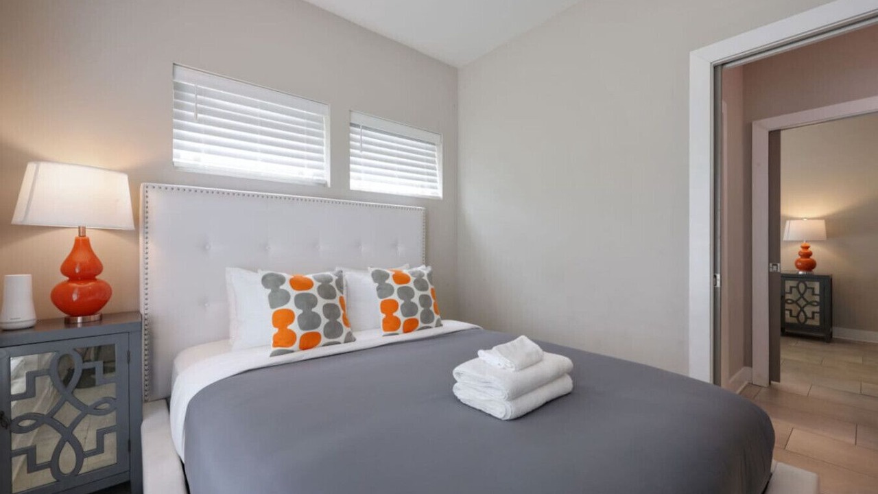 Photo of Bedroom in Hadley - Washington