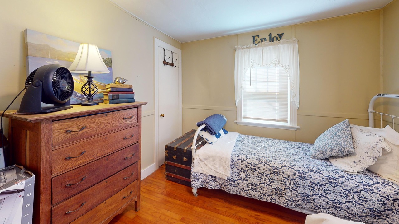 Photo of Bedroom in Saunderstown
