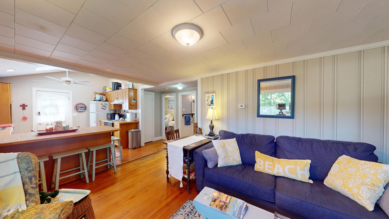 Photo of Livingroom in Saunderstown