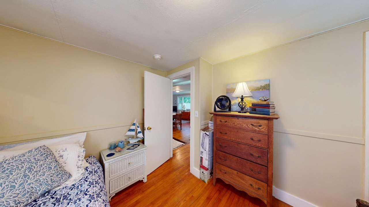 Photo of Bedroom in Saunderstown