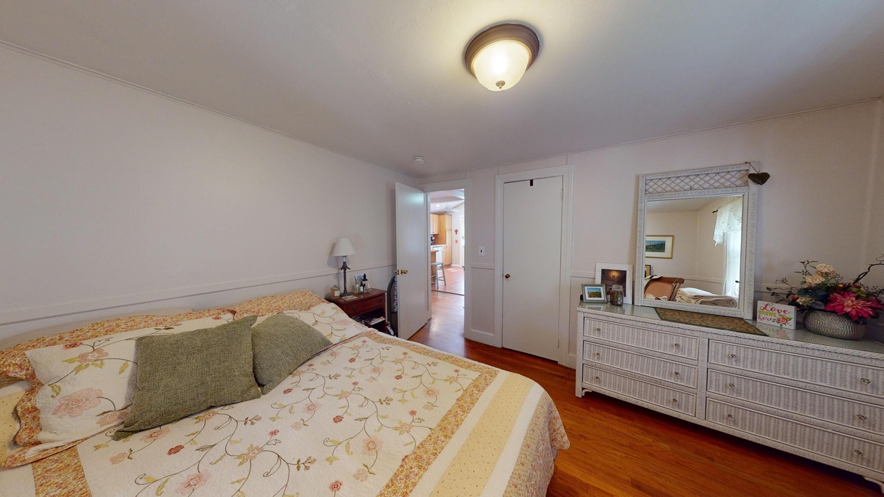 Photo of Bedroom in Saunderstown