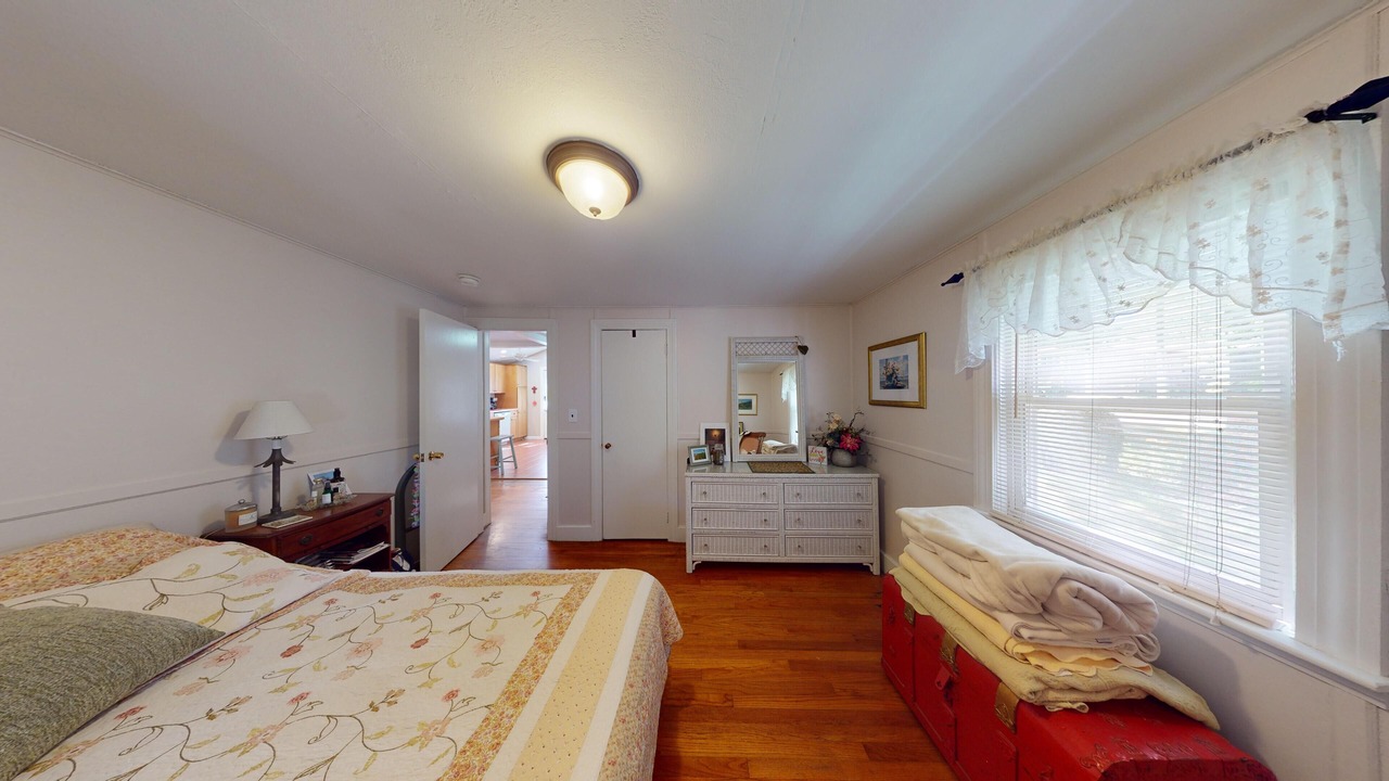 Photo of Bedroom in Saunderstown