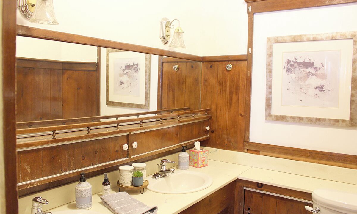 Photo of Bathroom in Valley Village