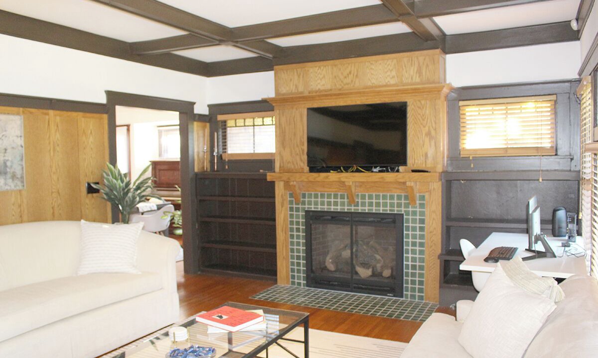 Photo of Livingroom in Valley Village