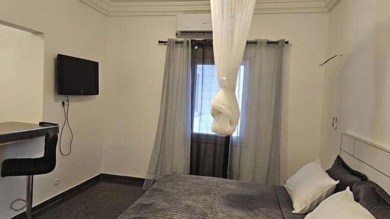 Photo of Bedroom in Yenne Tode
