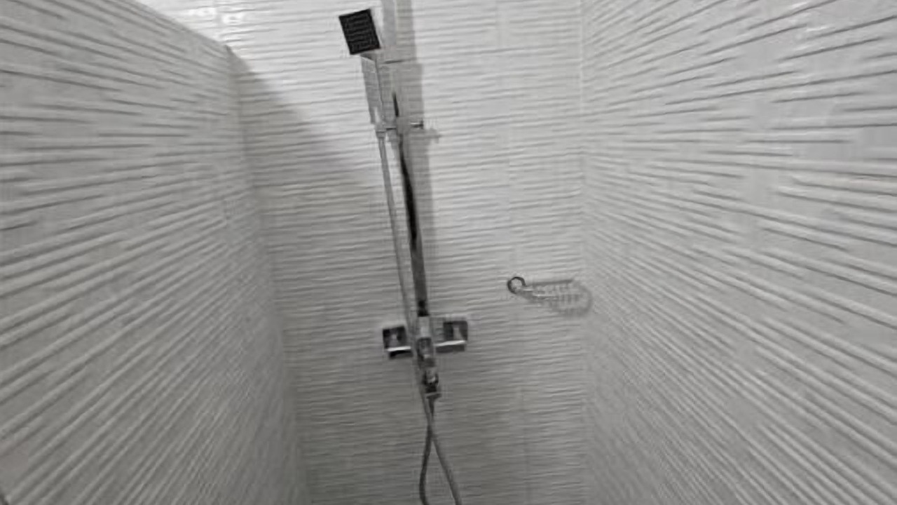 Photo of Bathroom in Yenne Tode