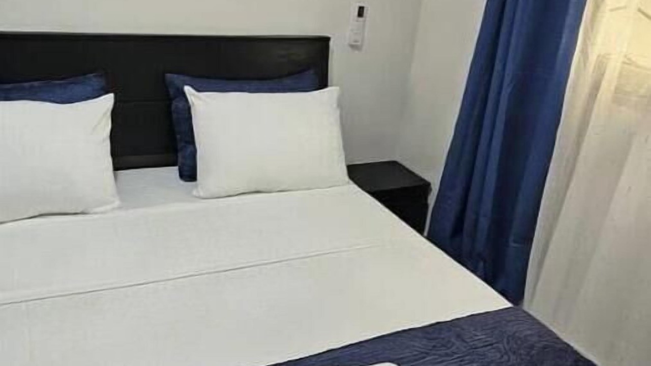 Photo of Bedroom in Yenne Tode