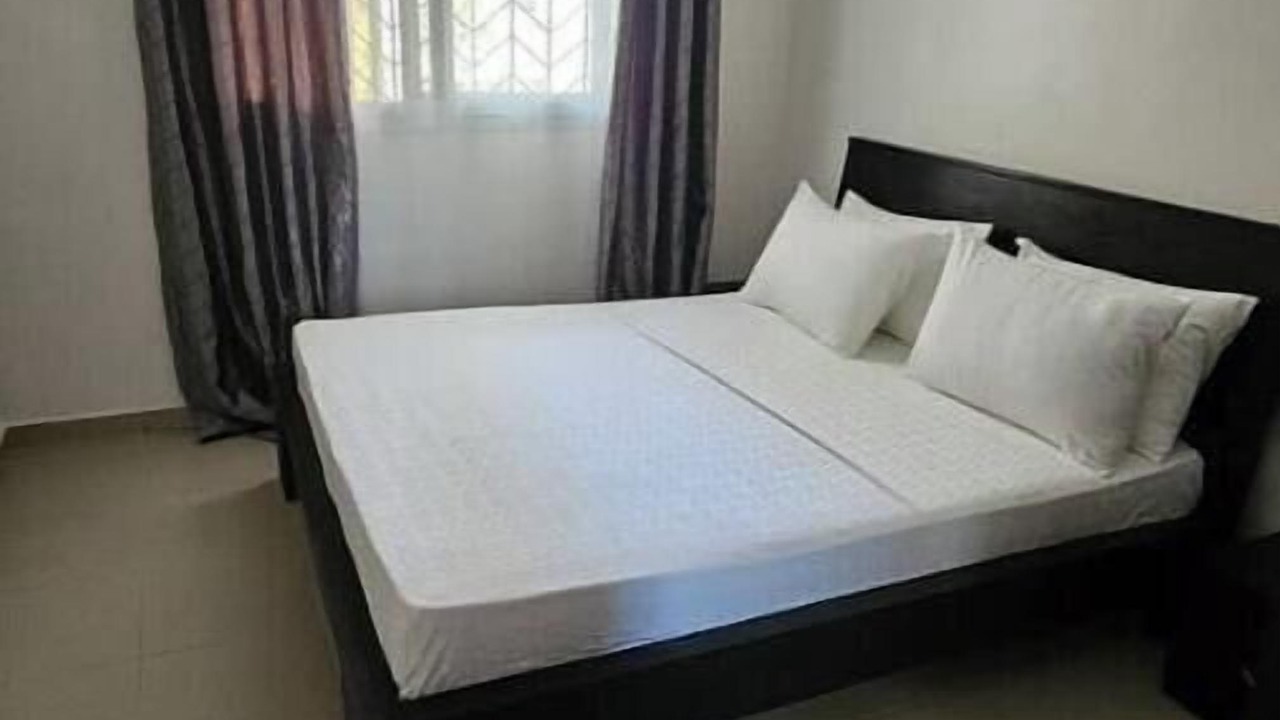 Photo of Bedroom in Yenne Tode