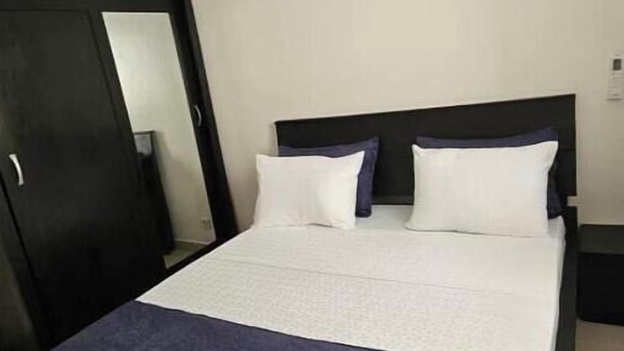 Photo of Bedroom in Yenne Tode