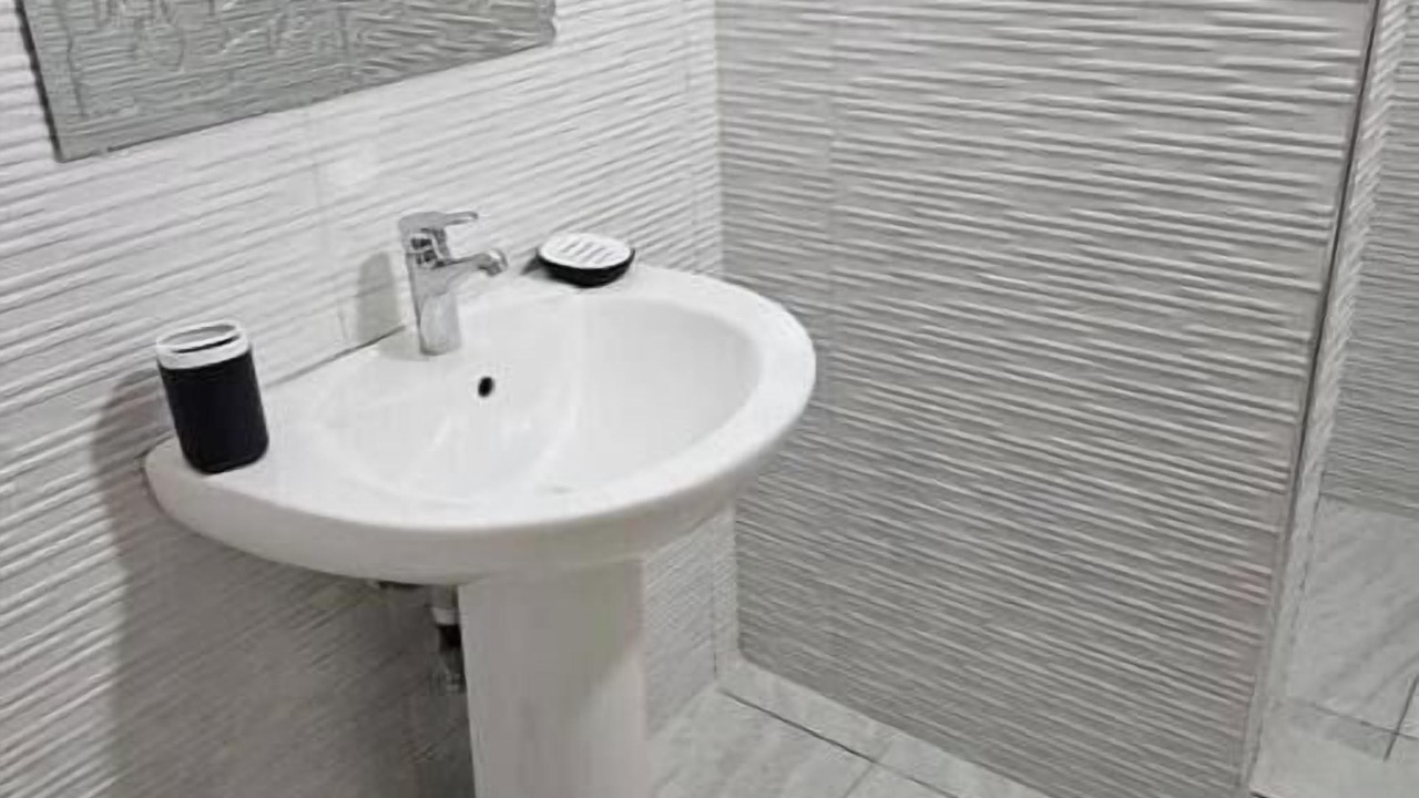 Photo of Bathroom in Yenne Tode