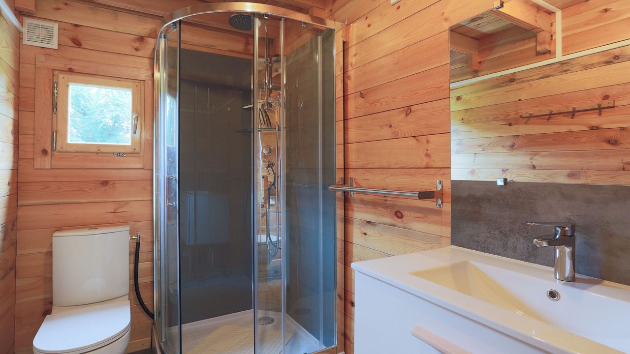 Photo of Bathroom in Plouegat-Moysan