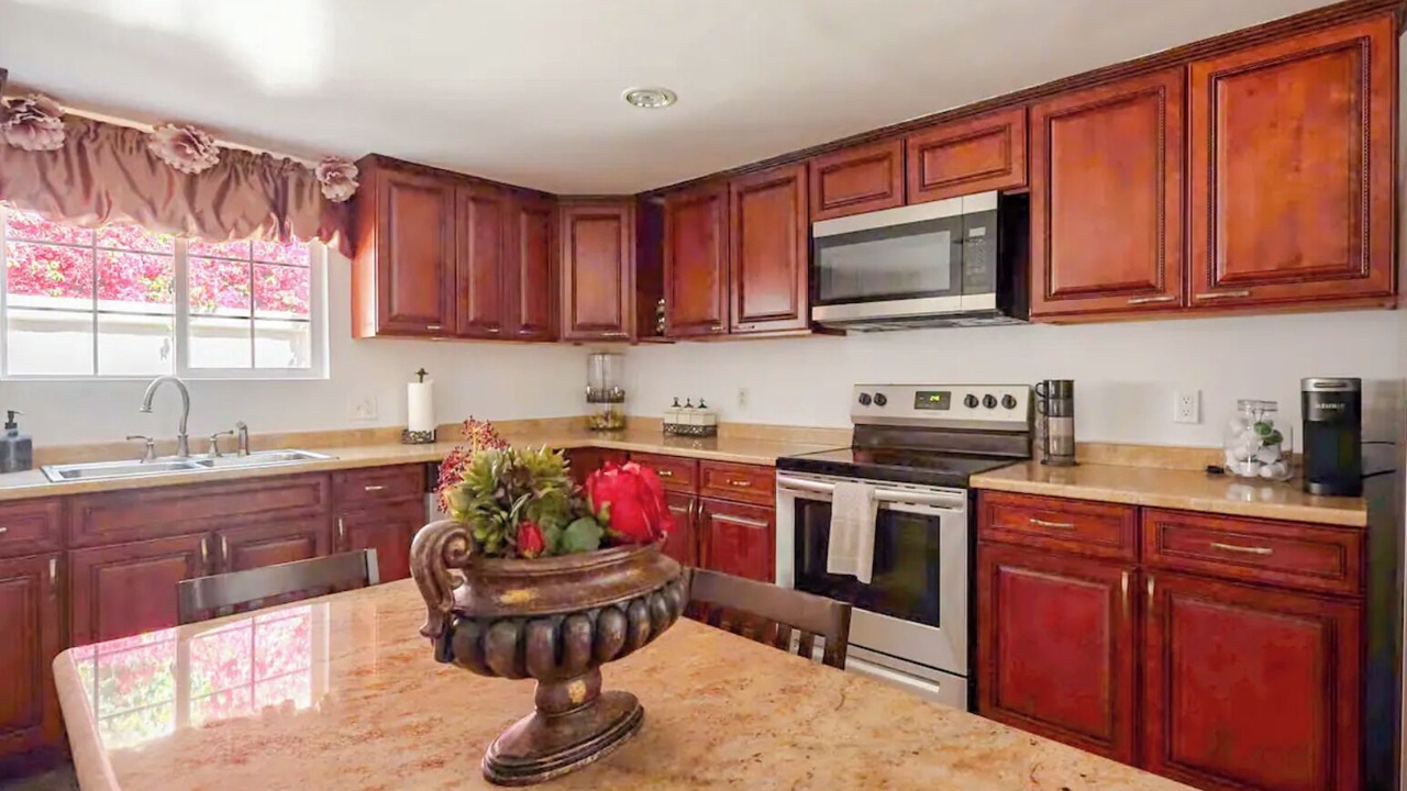Photo of Kitchen in Lake Balboa