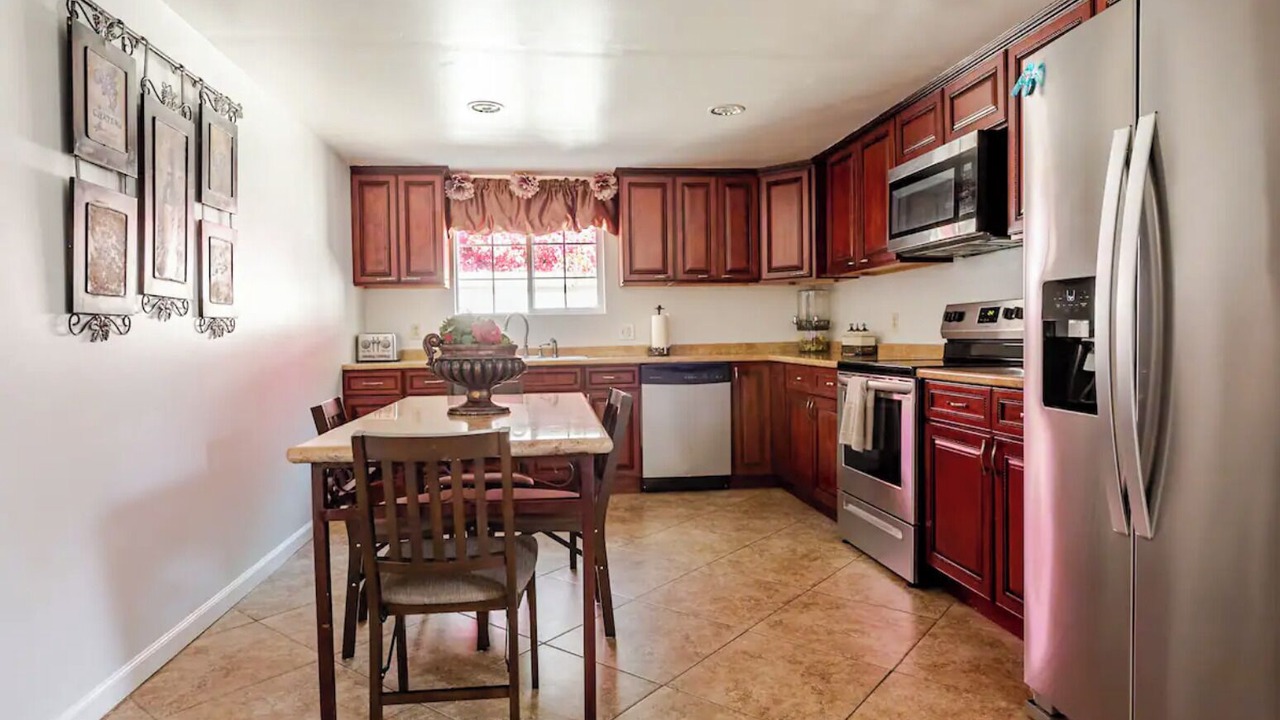 Photo of Kitchen in Lake Balboa