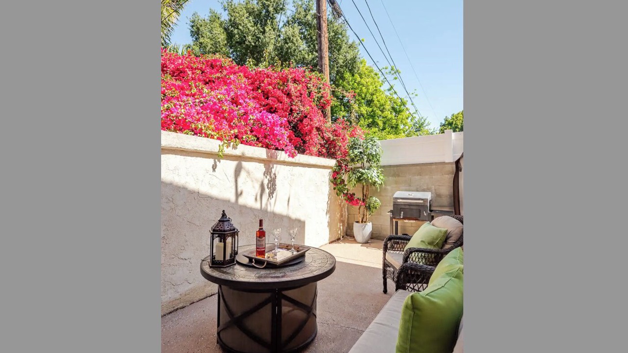 Photo of Patio Balcony in Lake Balboa