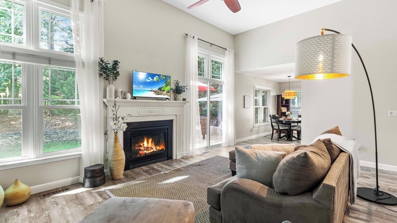 Photo of Livingroom in North Raleigh