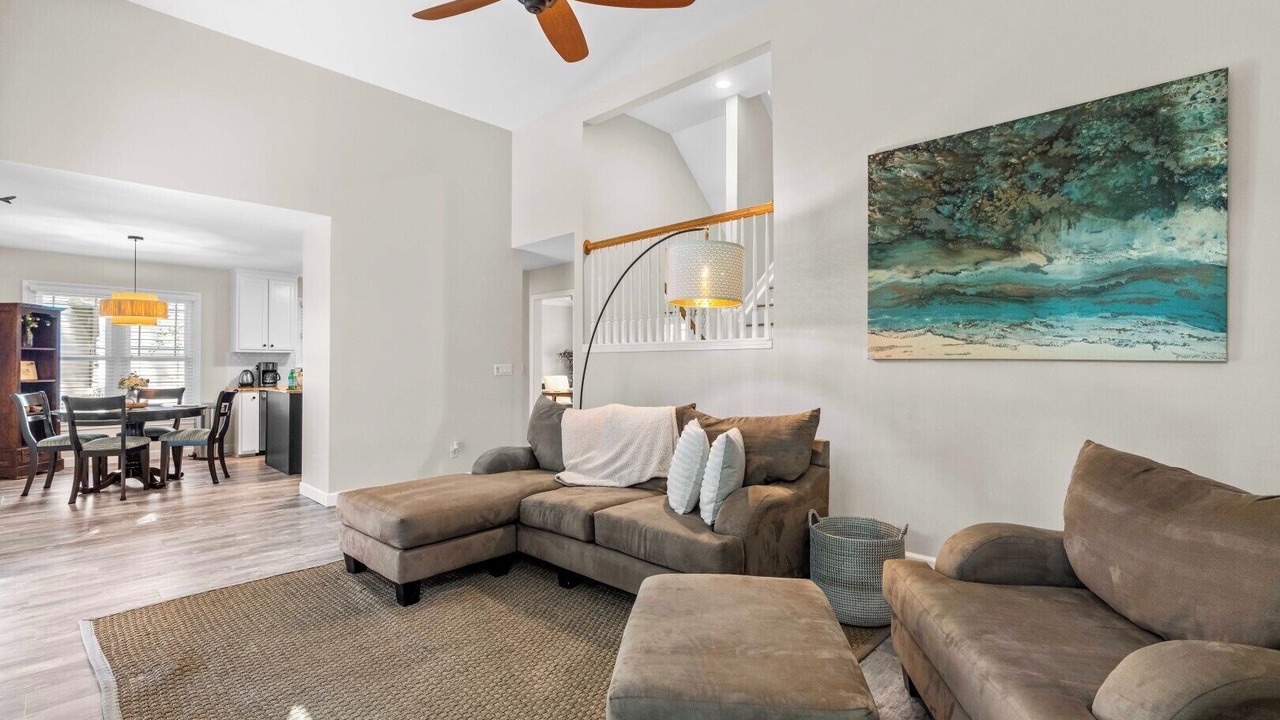 Photo of Livingroom in North Raleigh