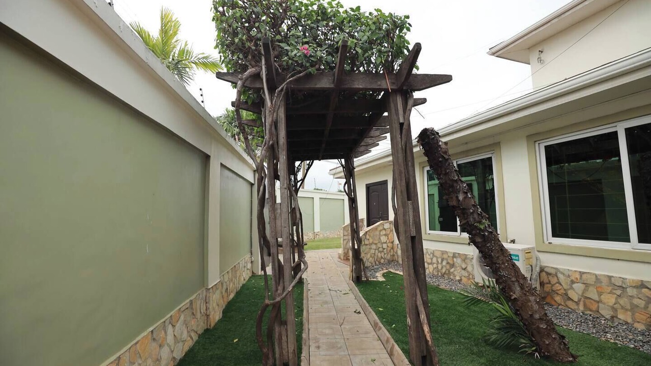 Photo of Outdoor in Labone