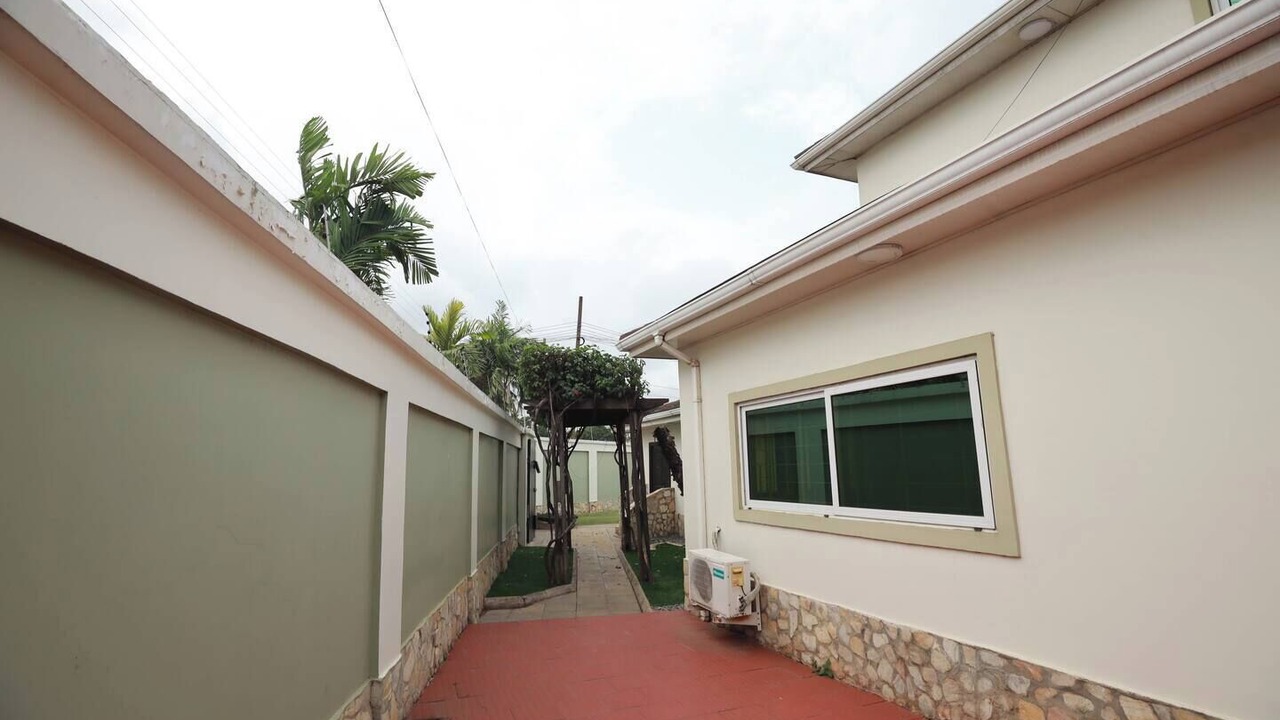 Photo of Outdoor in Labone