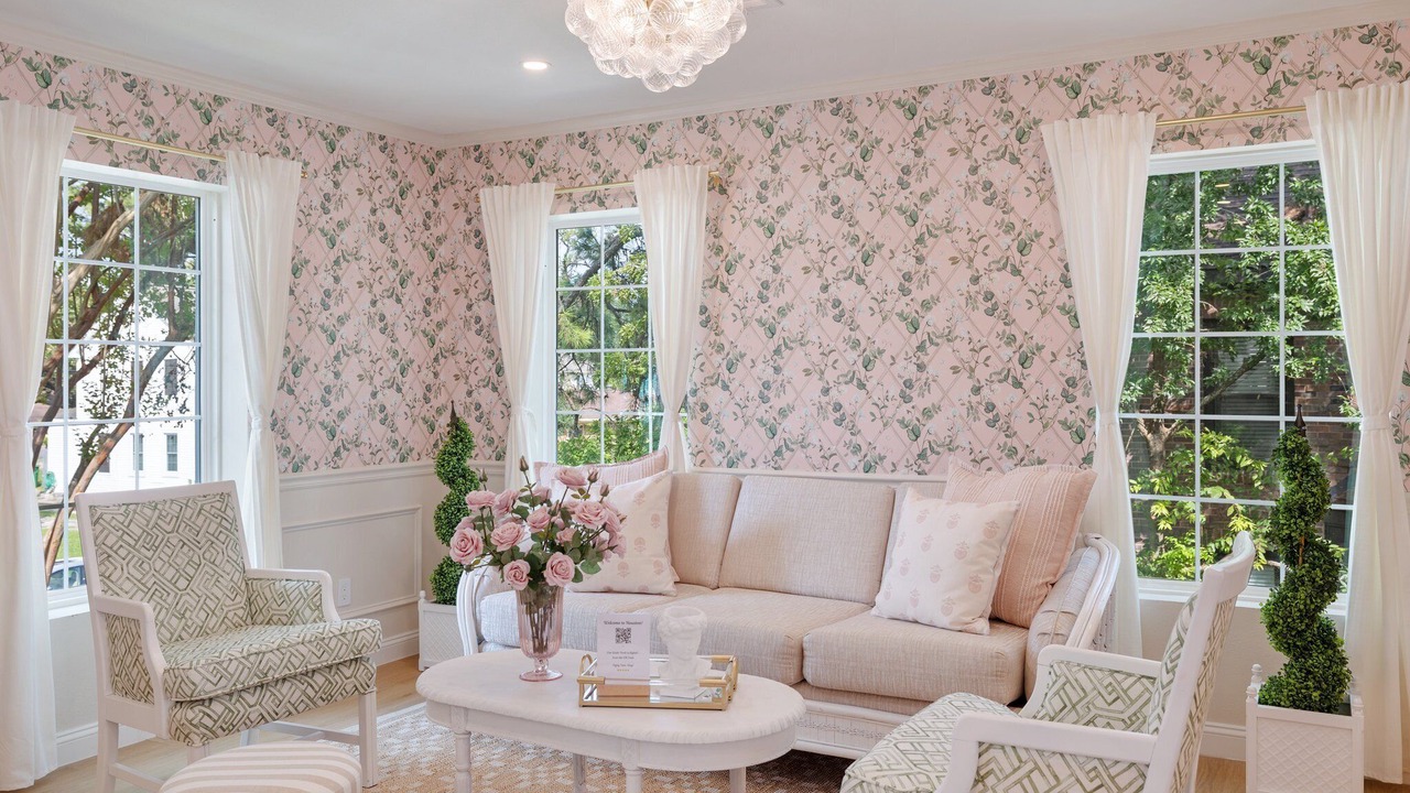 Photo of Livingroom in MacGregor