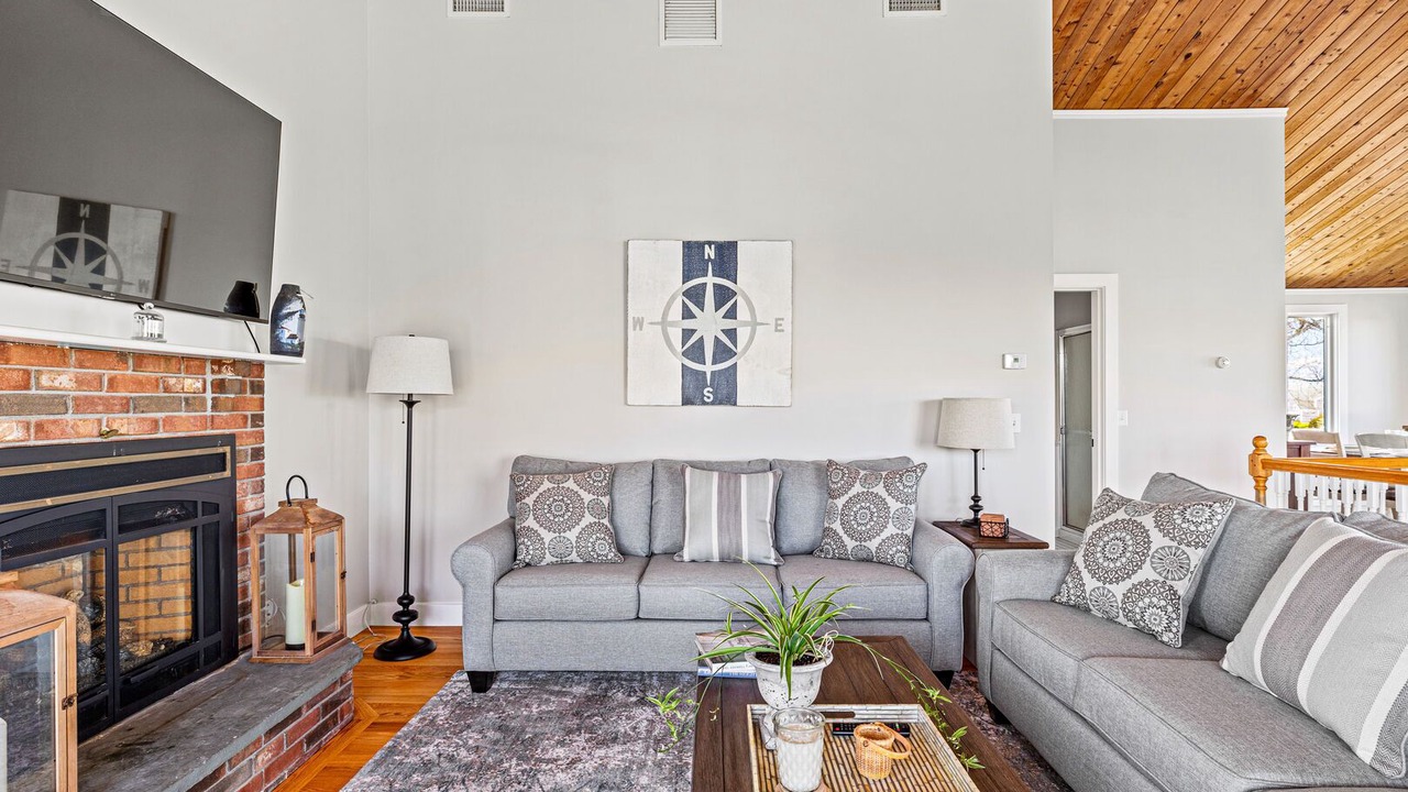 Photo of Livingroom in Point Judith