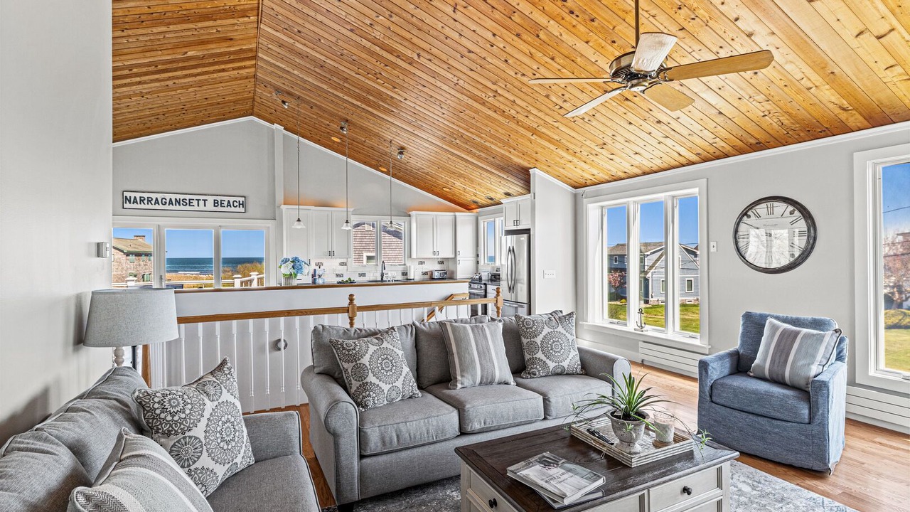 Photo of Livingroom in Point Judith