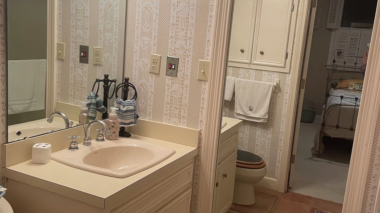 Photo of Bathroom in Kershaw County