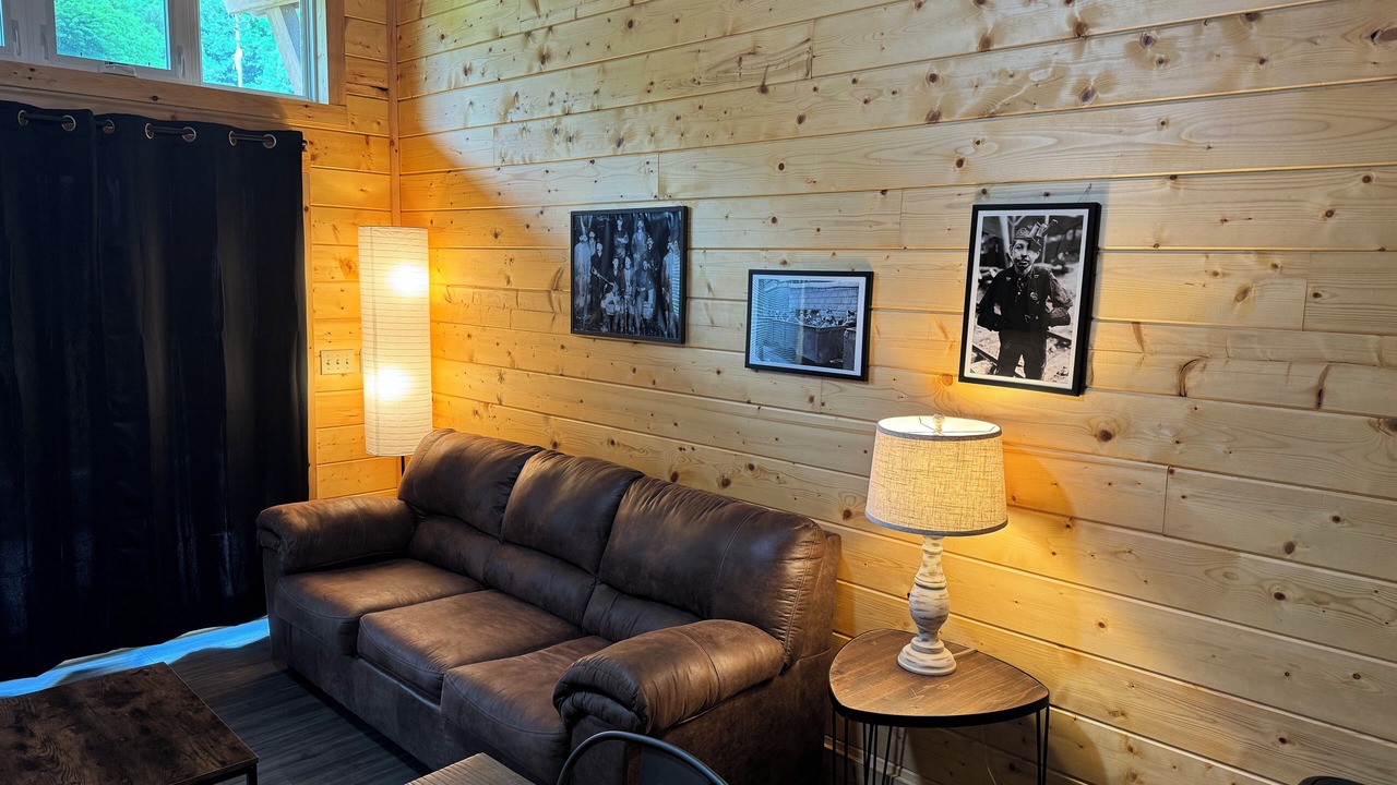 Photo of Livingroom in Bramwell