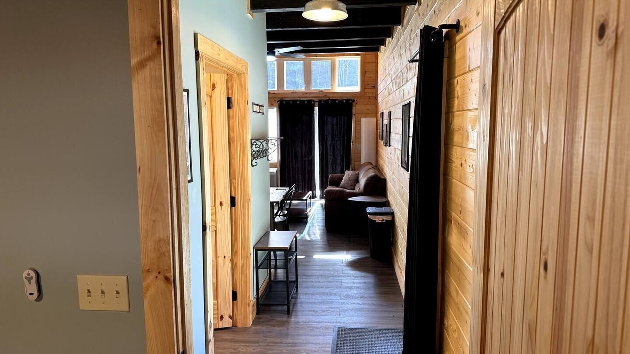 Photo of Livingroom in Bramwell