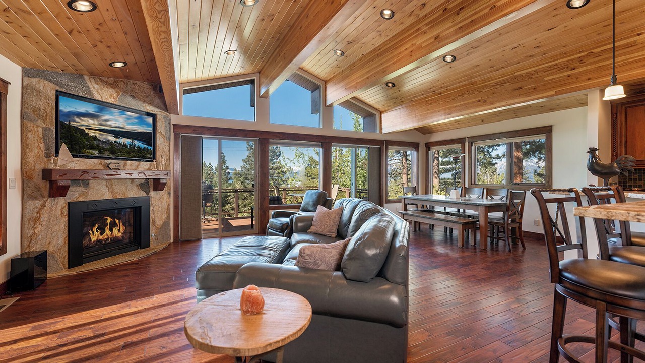 Photo of Livingroom in Zephyr Cove