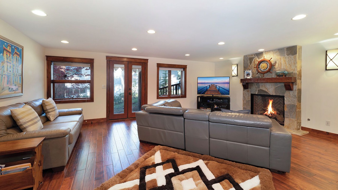 Photo of Livingroom in Zephyr Cove