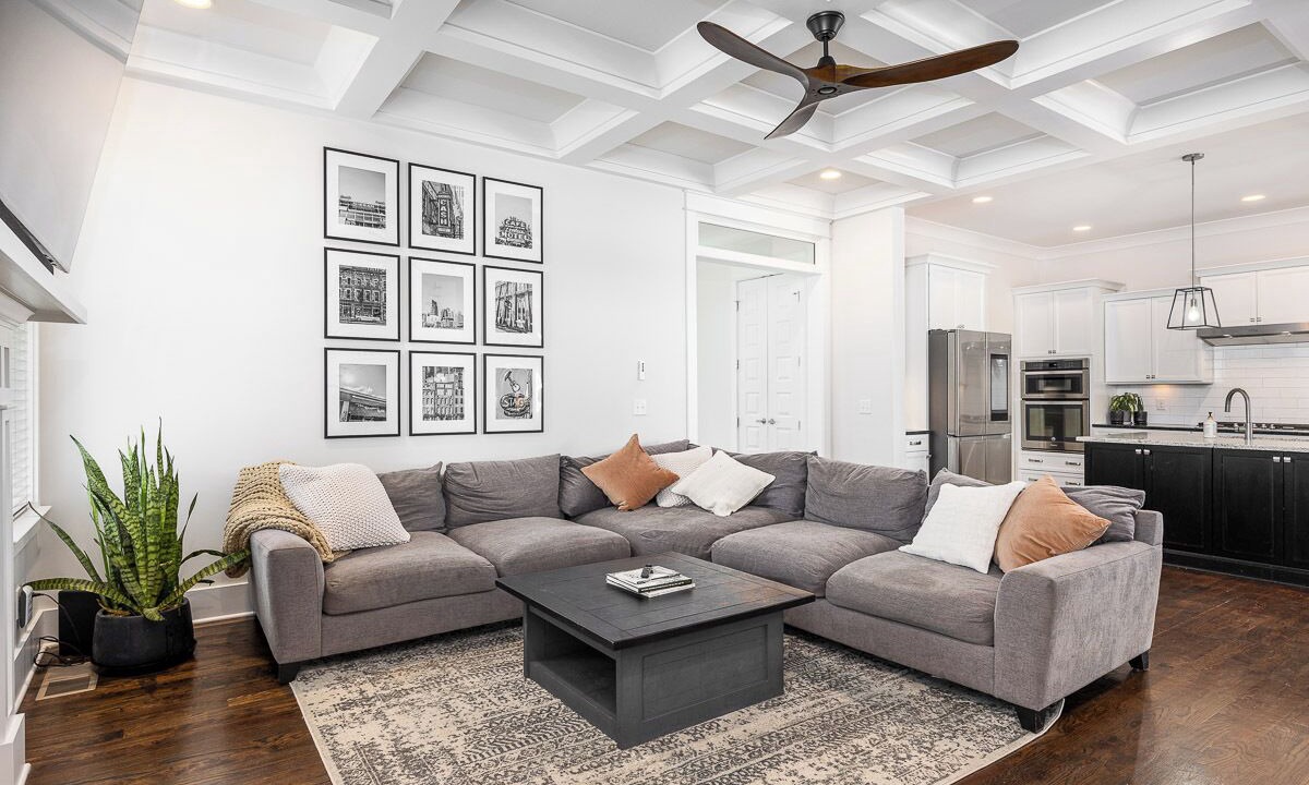 Photo of Livingroom in Shelby Hills