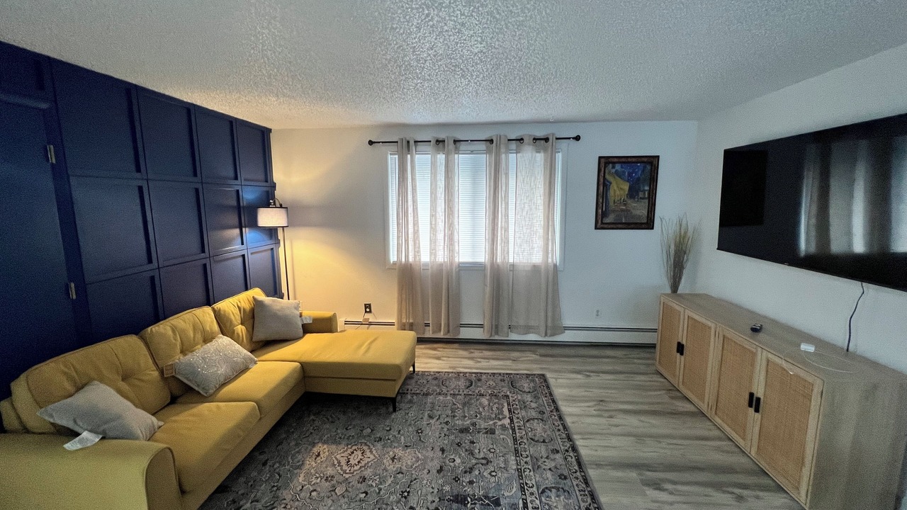 Photo of Livingroom in Fairview