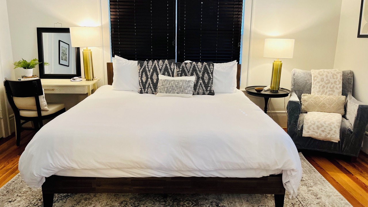 Photo of Bedroom in Crestline Heights