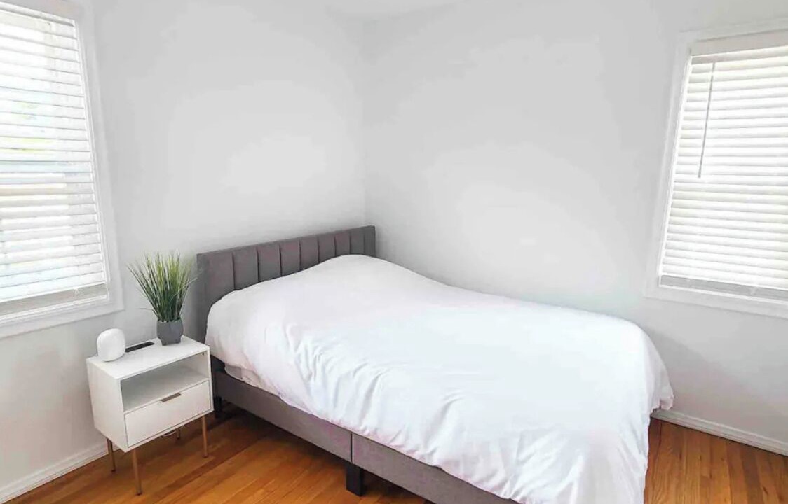 Photo of Bedroom in Tarzana